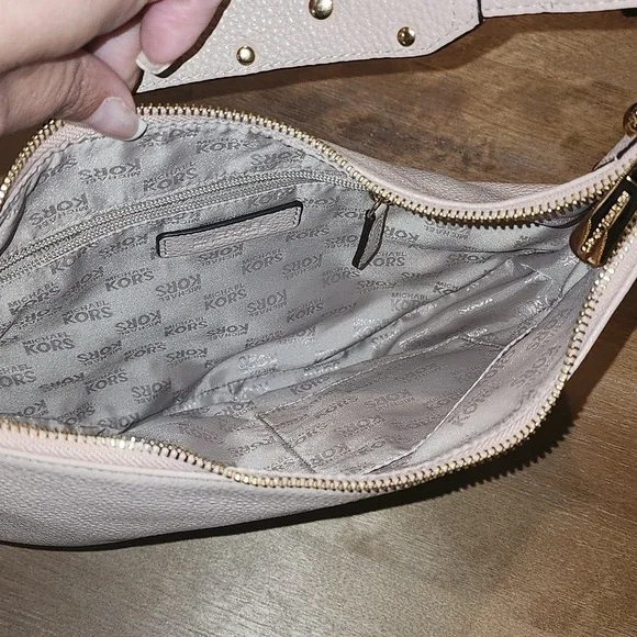 Michael Kors Beige Leather Shoulder Bag Gold Hardware 12.5x8 EUC - Picture 7 of 12